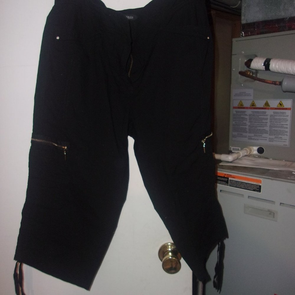 White House Black Market Crop Pants 10
